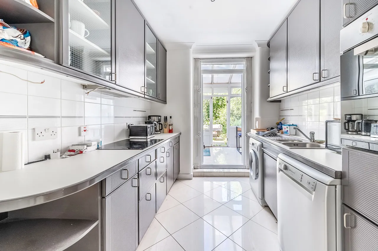 1 Marlborough, 61 Walton Street, London, photo 2