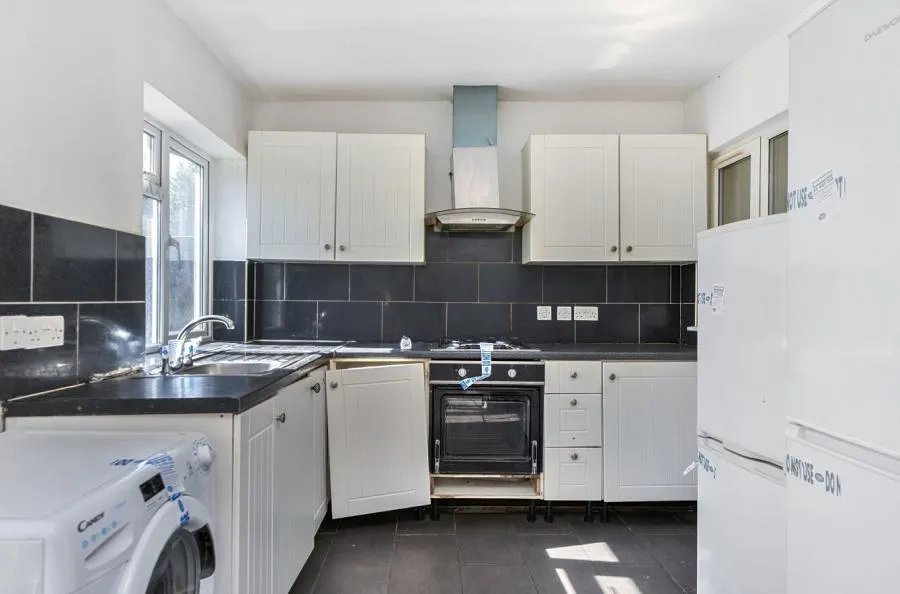 Morden Gardens, Mitcham, CR4, photo 2