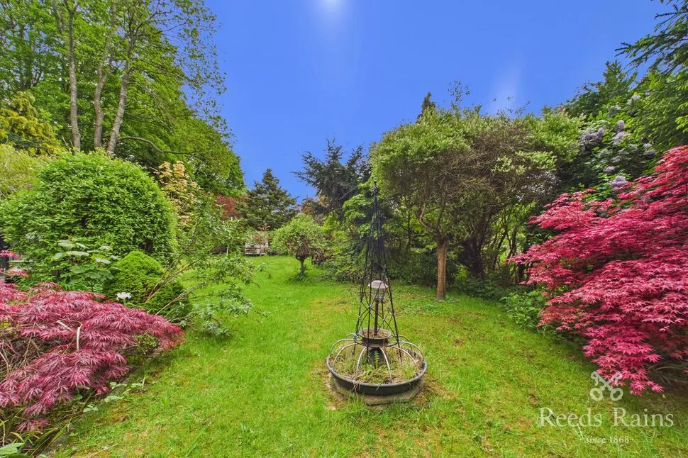 Main Road, Unstone, S18, photo 18