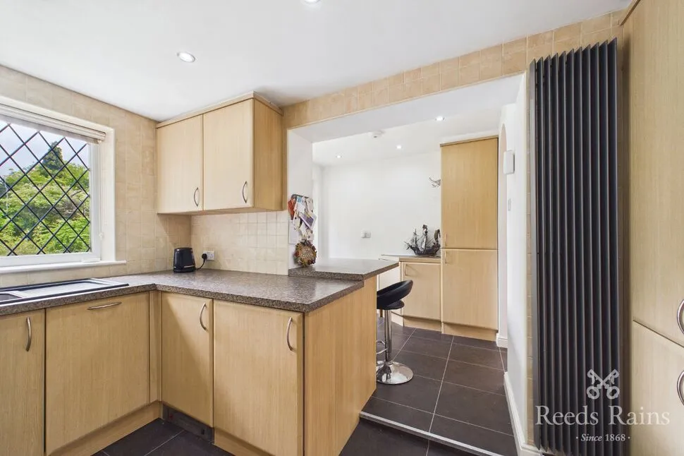 Main Road, Unstone, S18, photo 9