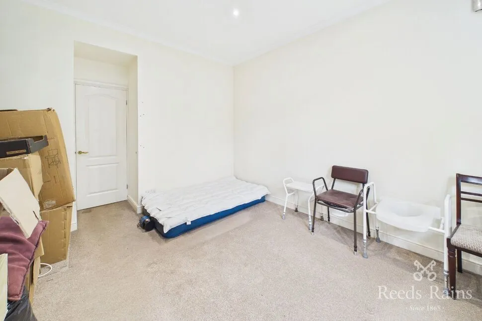 Main Road, Unstone, S18, photo 26