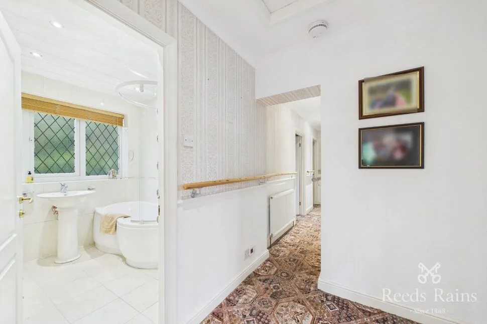 Main Road, Unstone, S18, photo 12