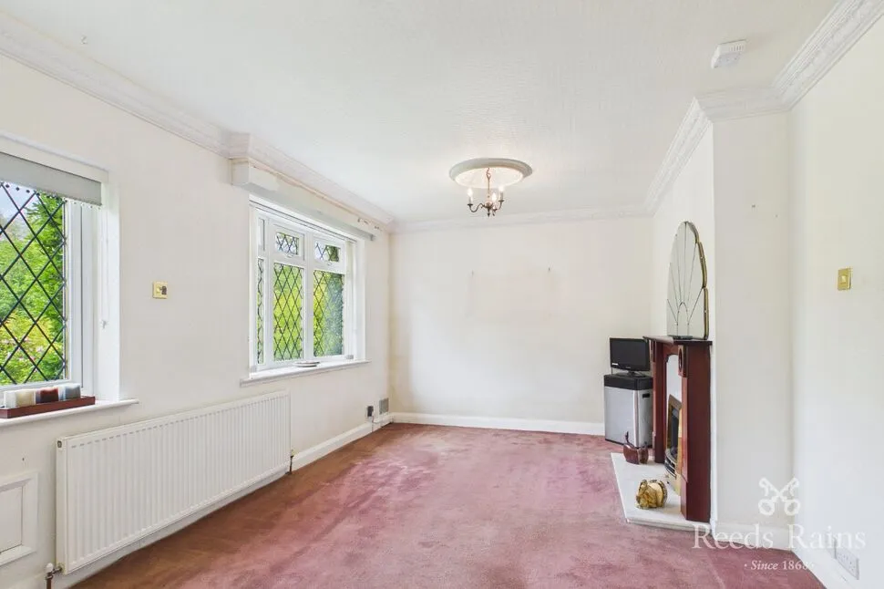 Main Road, Unstone, S18, photo 11