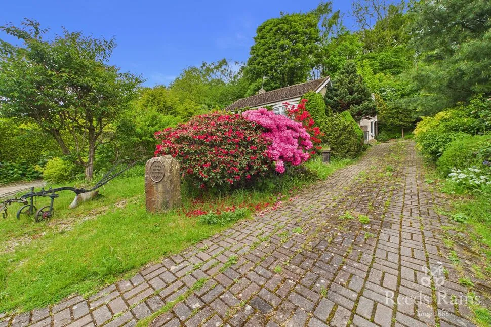 Main Road, Unstone, S18, photo 4
