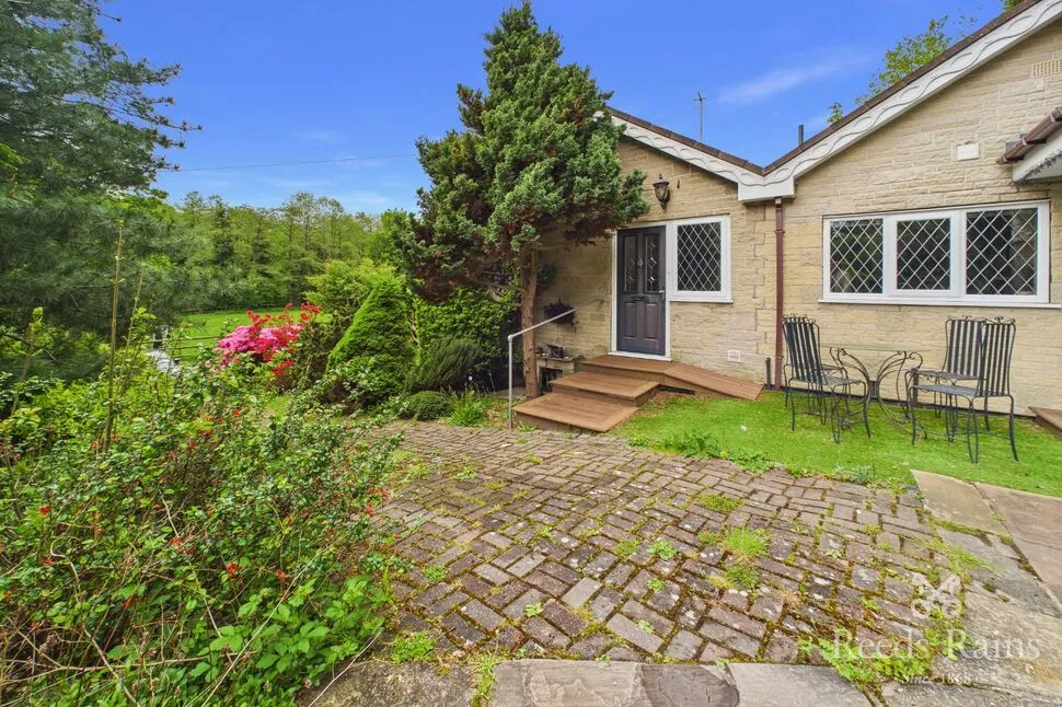 Main Road, Unstone, S18, photo 5
