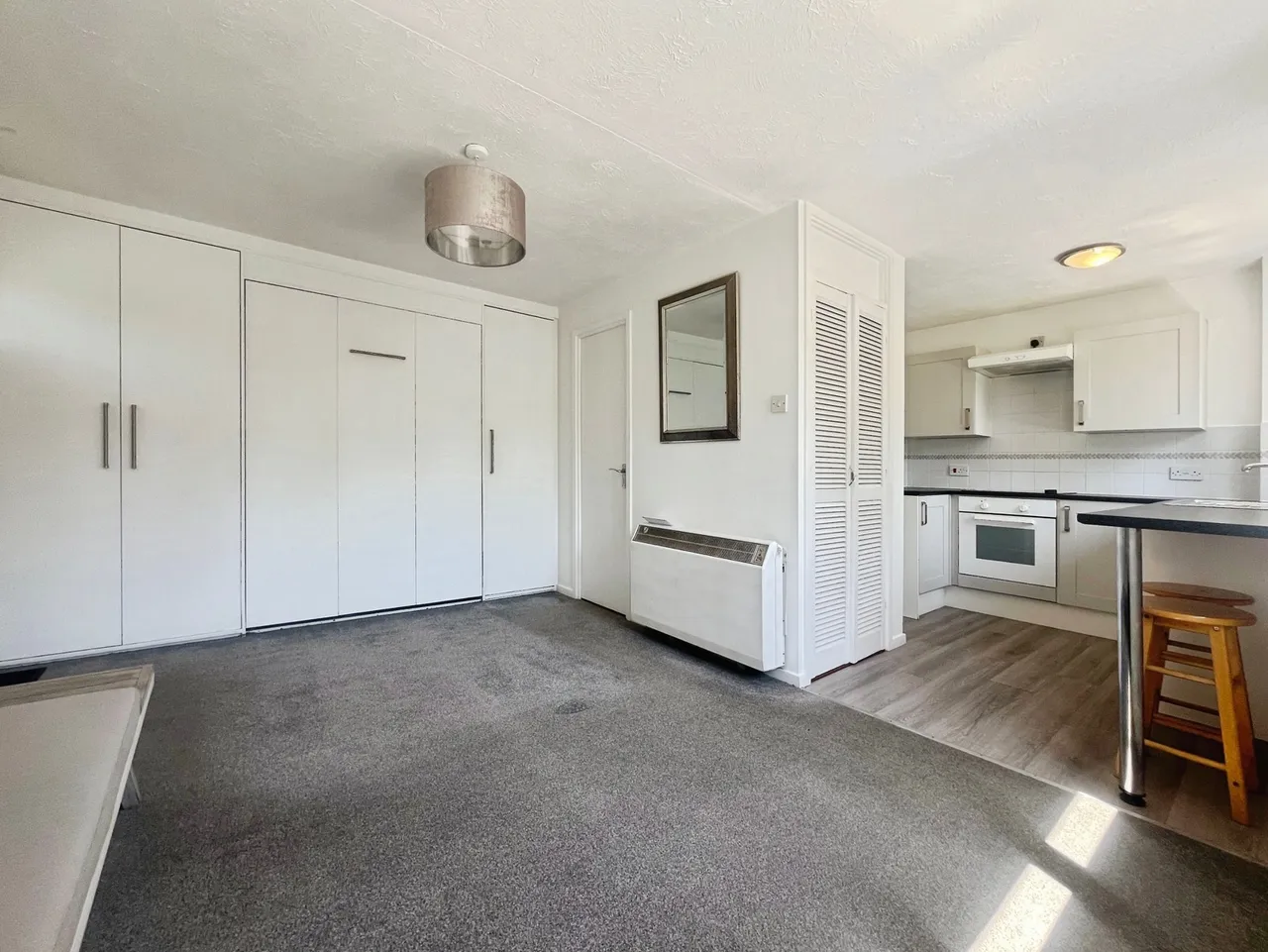 St. Peters Gardens, Wrecclesham, Farnham, Surrey, GU10 4QY, photo 4