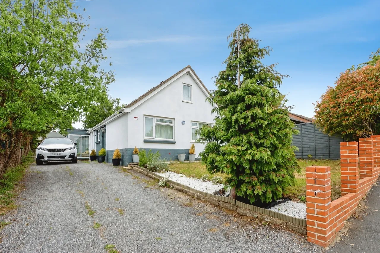 4 bed house for sale, Monkton Crescent, Poole, BH12