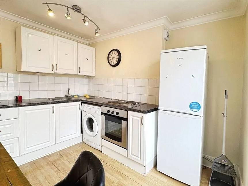 West Crescent Road, Gravesend, DA12, photo 4