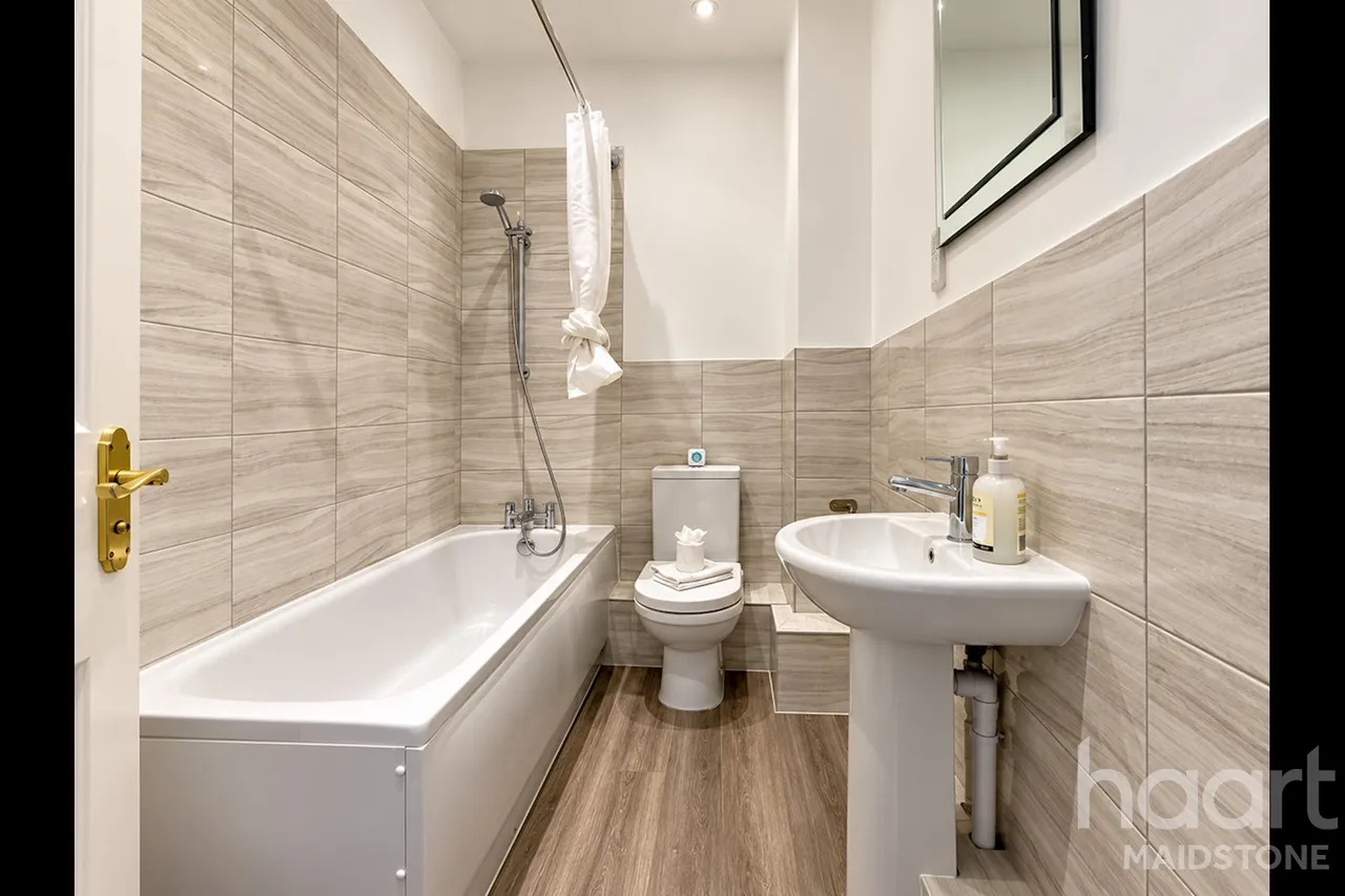 Tarragon Road, Maidstone, ME16, photo 2