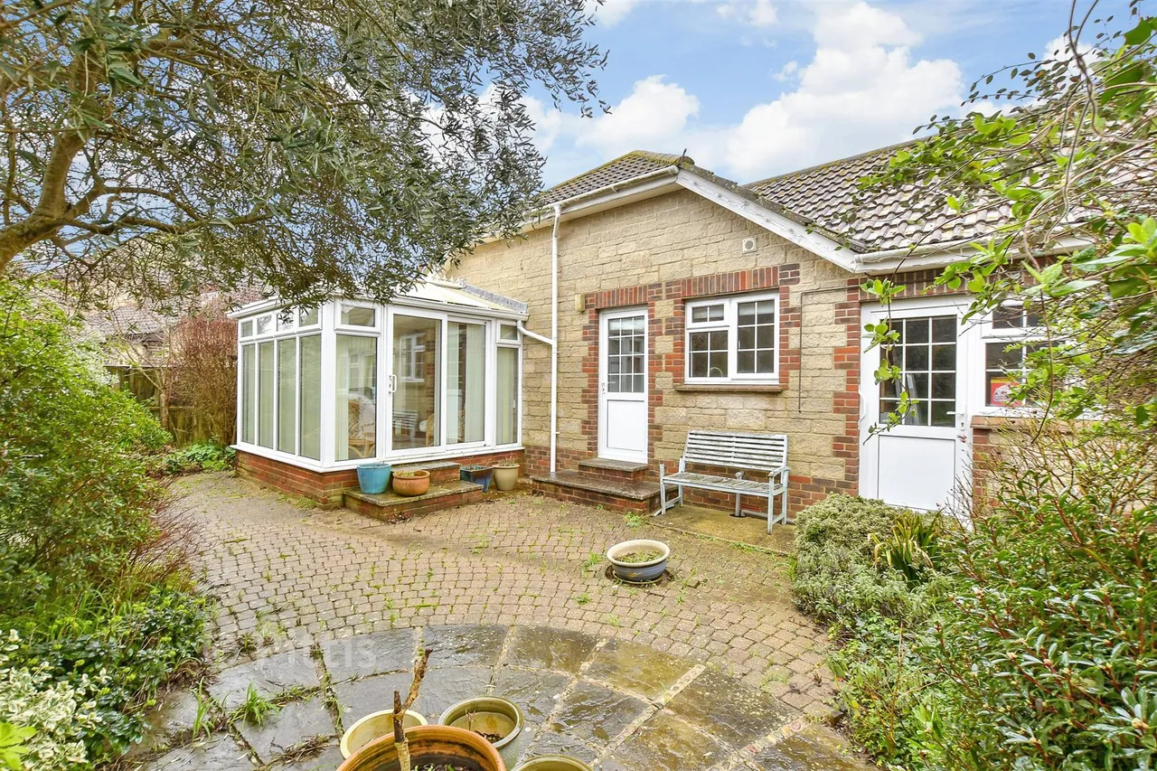 The Orchard, Brighstone, PO30, photo 2