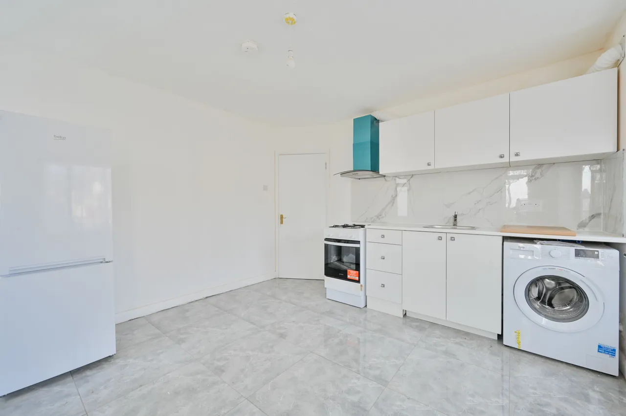 9 Croyde Avenue, Greenford, photo 3