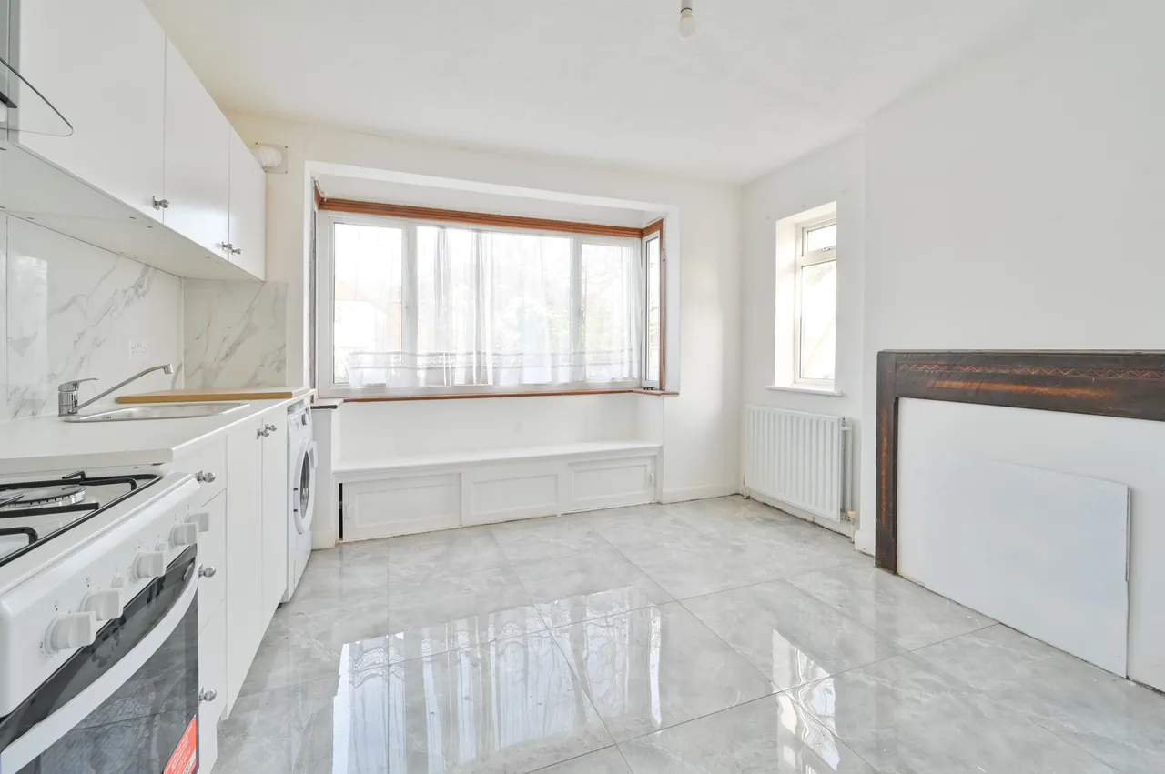 9 Croyde Avenue, Greenford, photo 2
