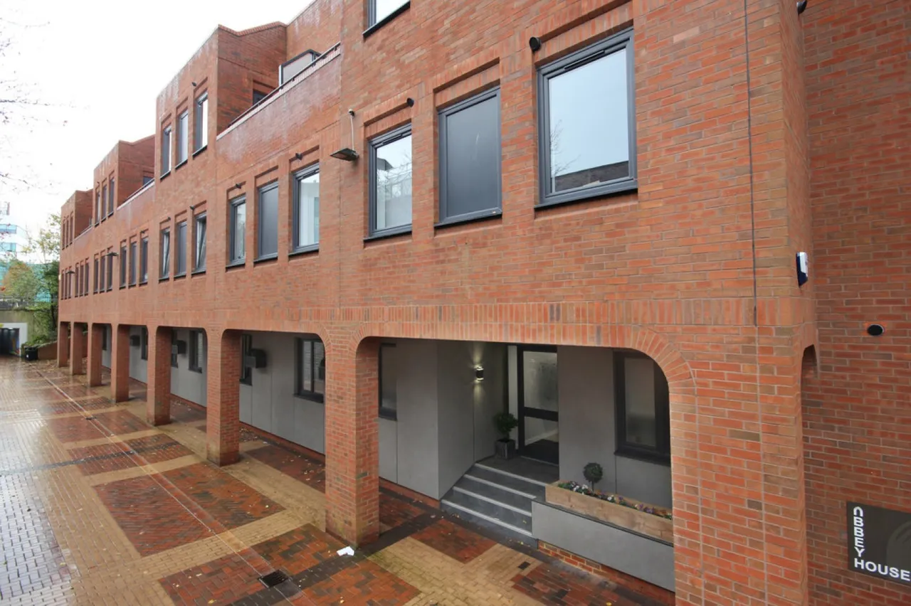 1 bed flat to rent, Grenville Place, Bracknell, RG12