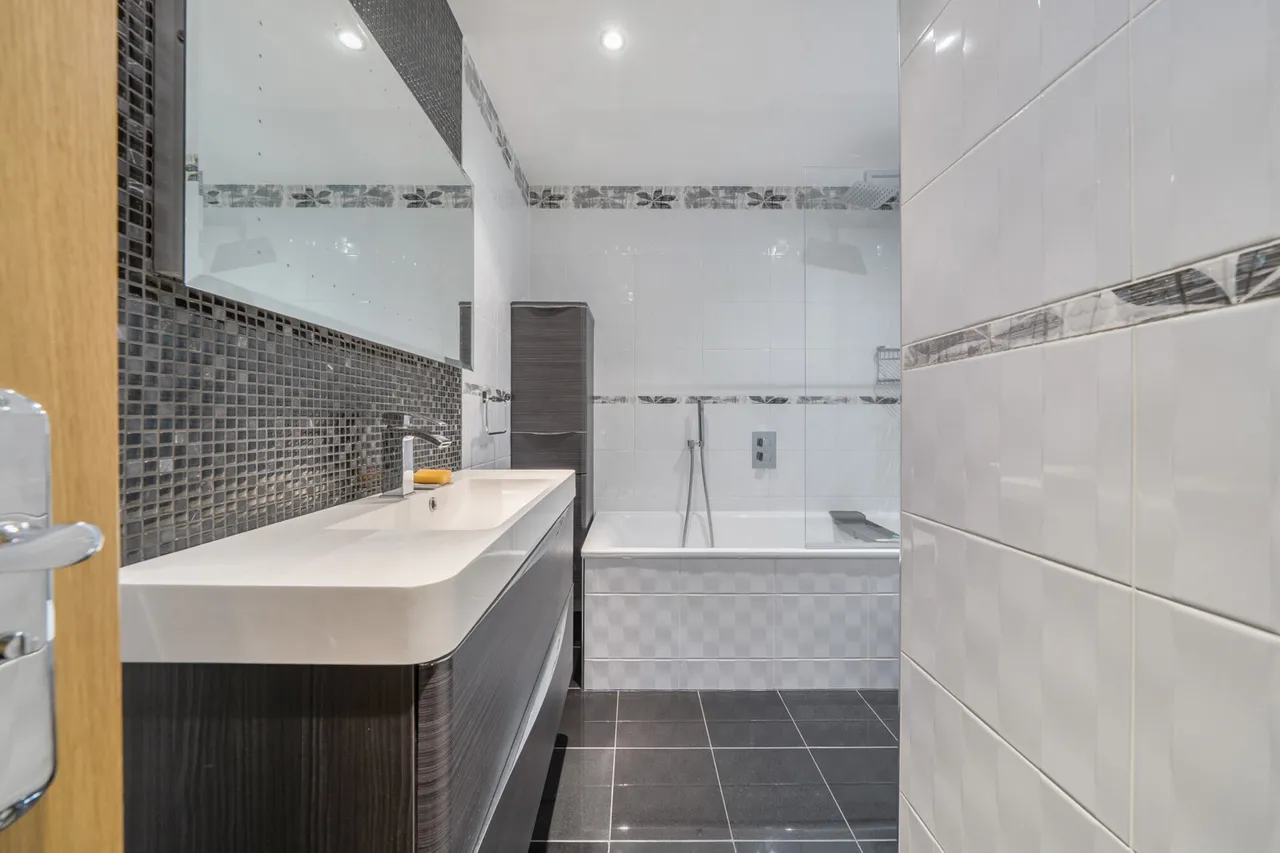 Carew Road, Northwood, HA6, photo 4