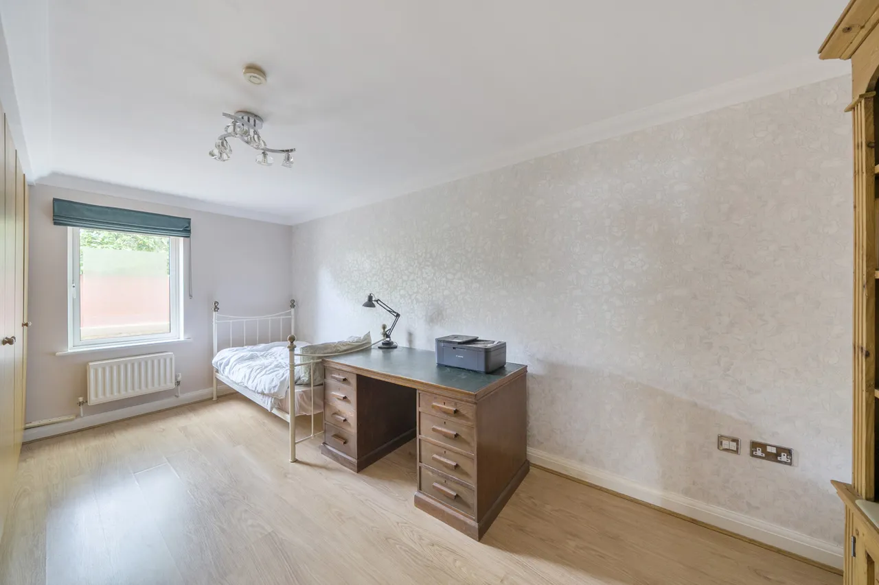 Carew Road, Northwood, HA6, photo 13