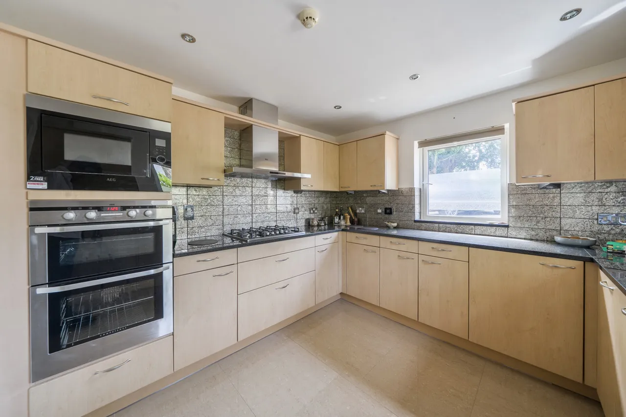 Carew Road, Northwood, HA6, photo 8