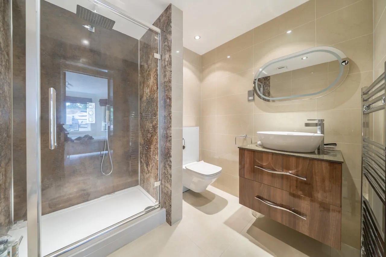 Carew Road, Northwood, HA6, photo 12