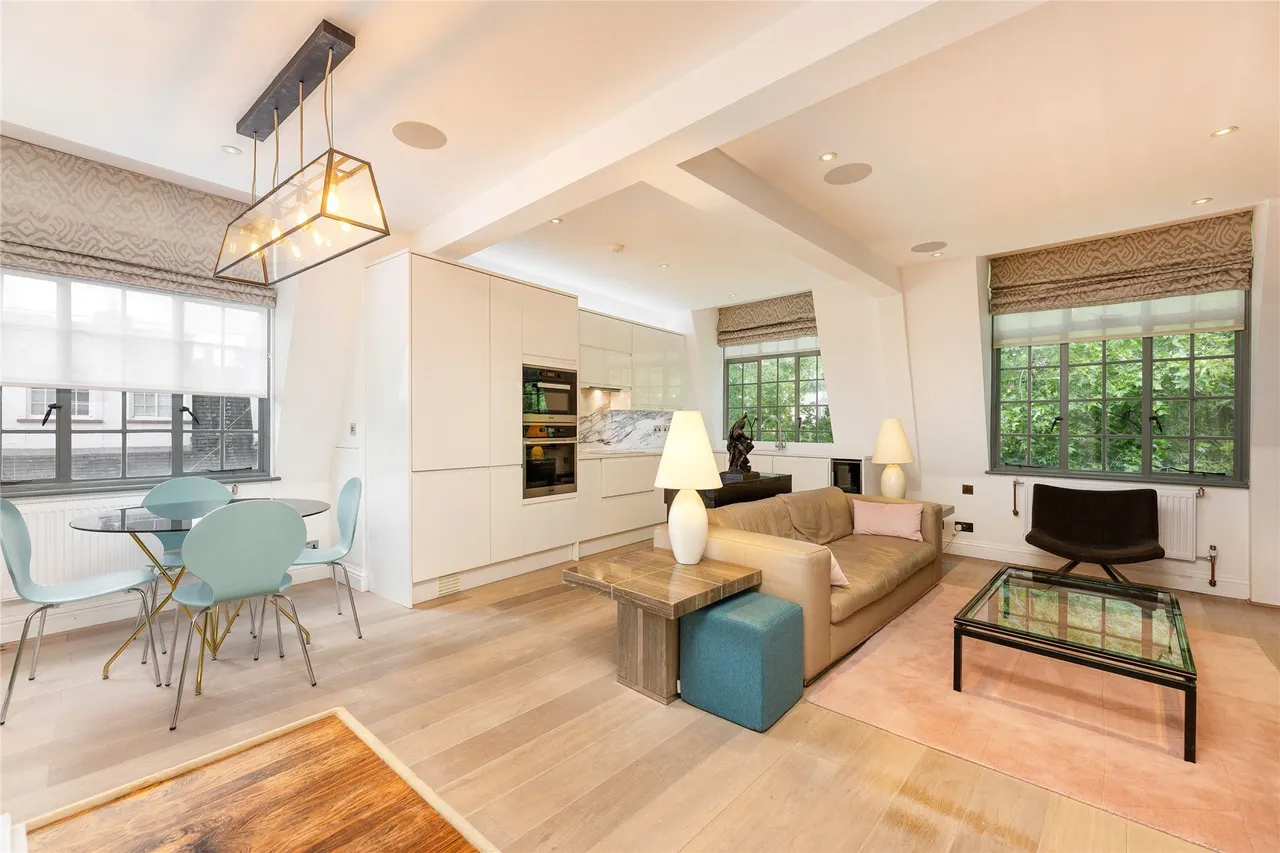 2 bed flat for sale — Britten House, Britten Street, London, SW3