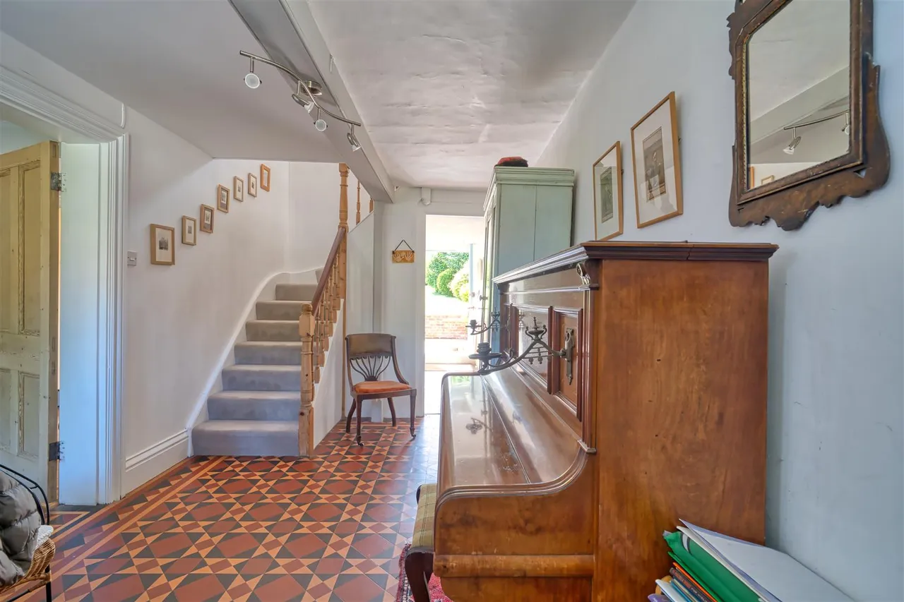 Higher Street, Okeford Fitzpaine, photo 13