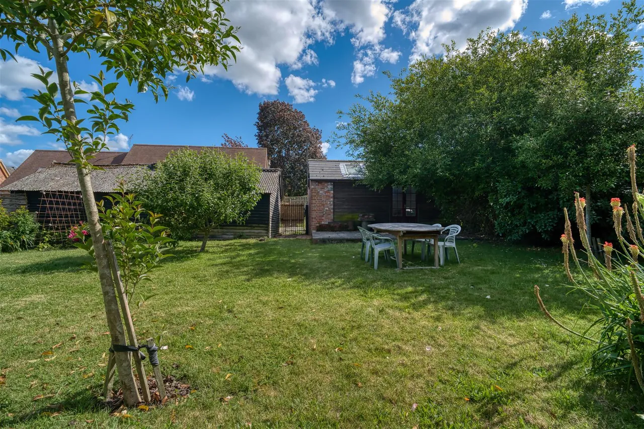 Higher Street, Okeford Fitzpaine, photo 16