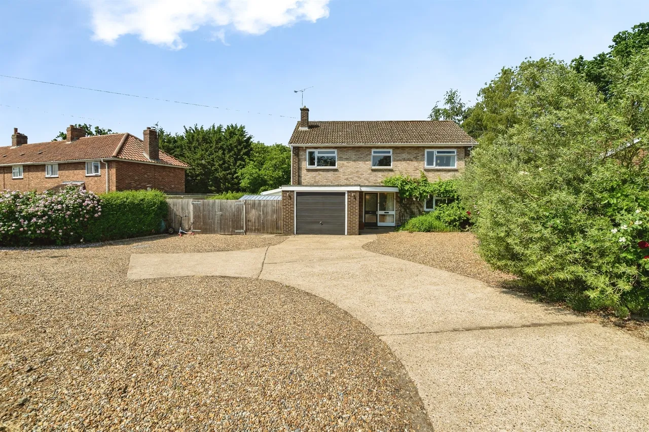 3 bed house for sale — Uplands Way, Diss