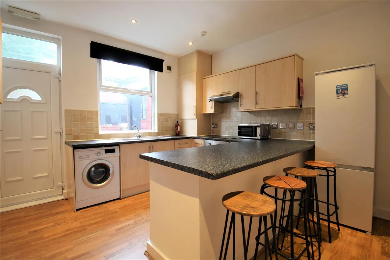 Beamsley Grove, Hyde Park, LS6, photo 2