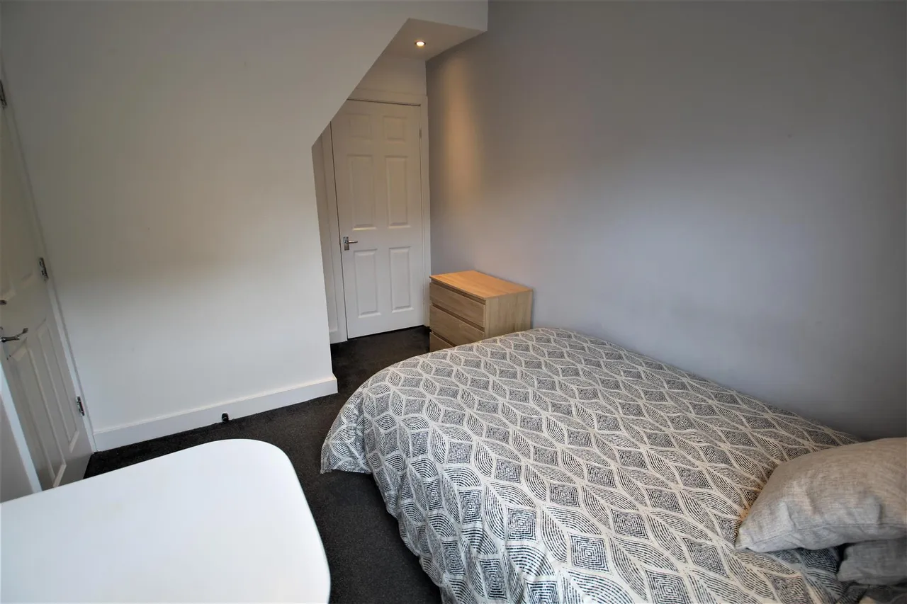 Beamsley Grove, Hyde Park, LS6, photo 5
