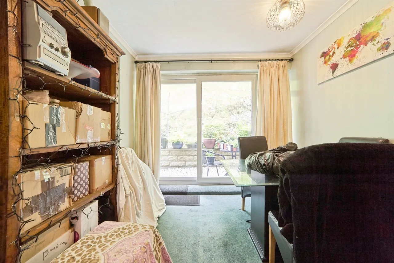 Frizley Gardens, Bradford, BD9, photo 4