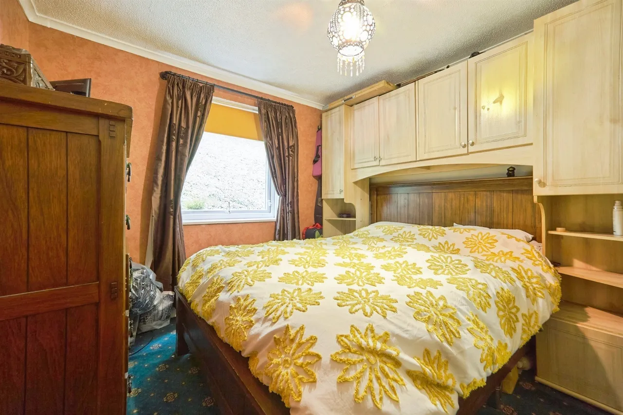 Frizley Gardens, Bradford, BD9, photo 7