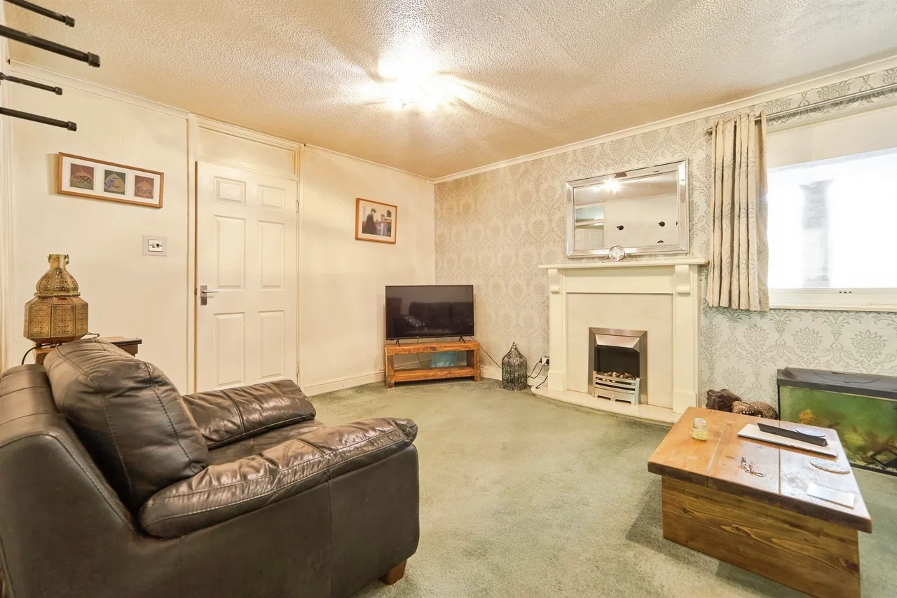 Frizley Gardens, Bradford, BD9, photo 2