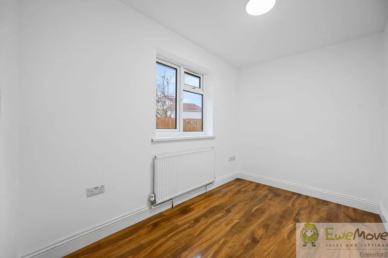 Sutton Lane, Hounslow, TW3, photo 6