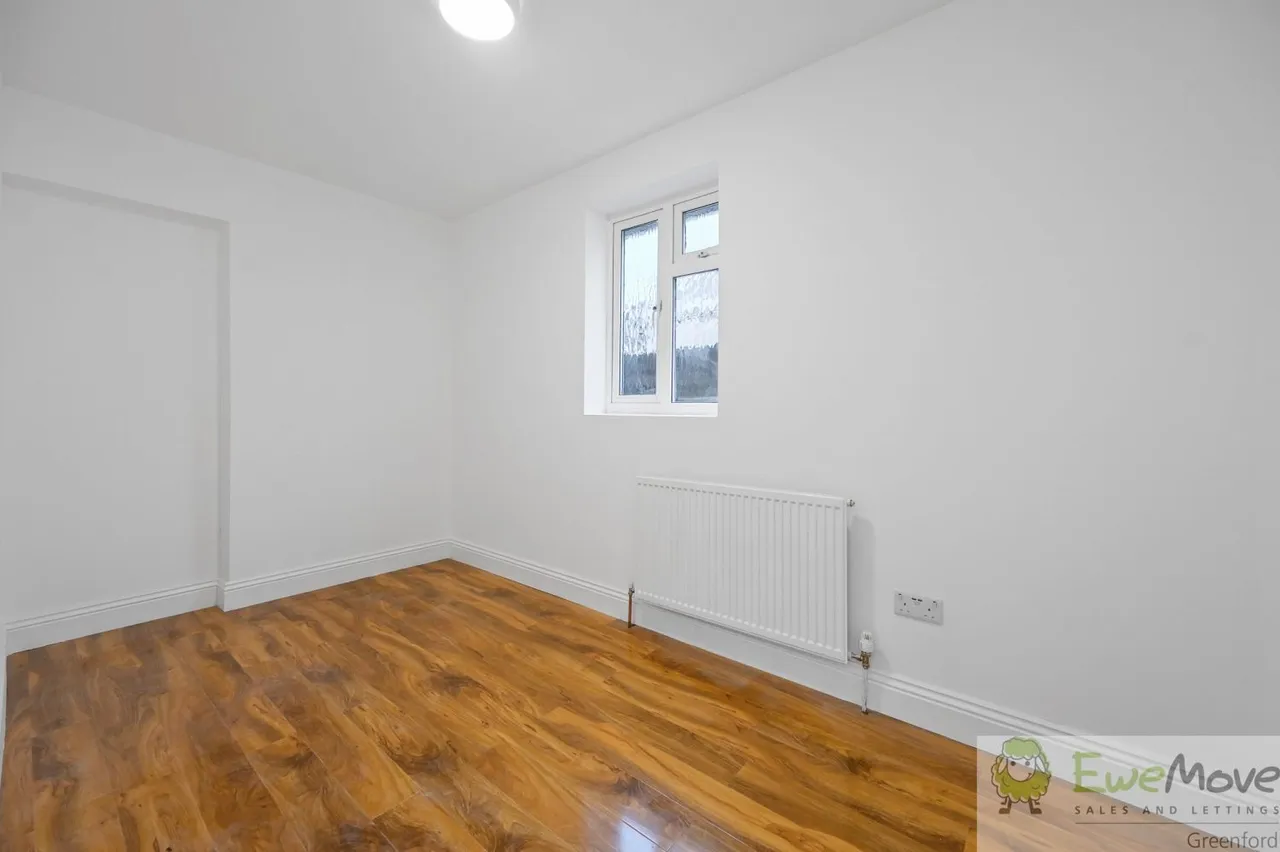 Sutton Lane, Hounslow, TW3, photo 12