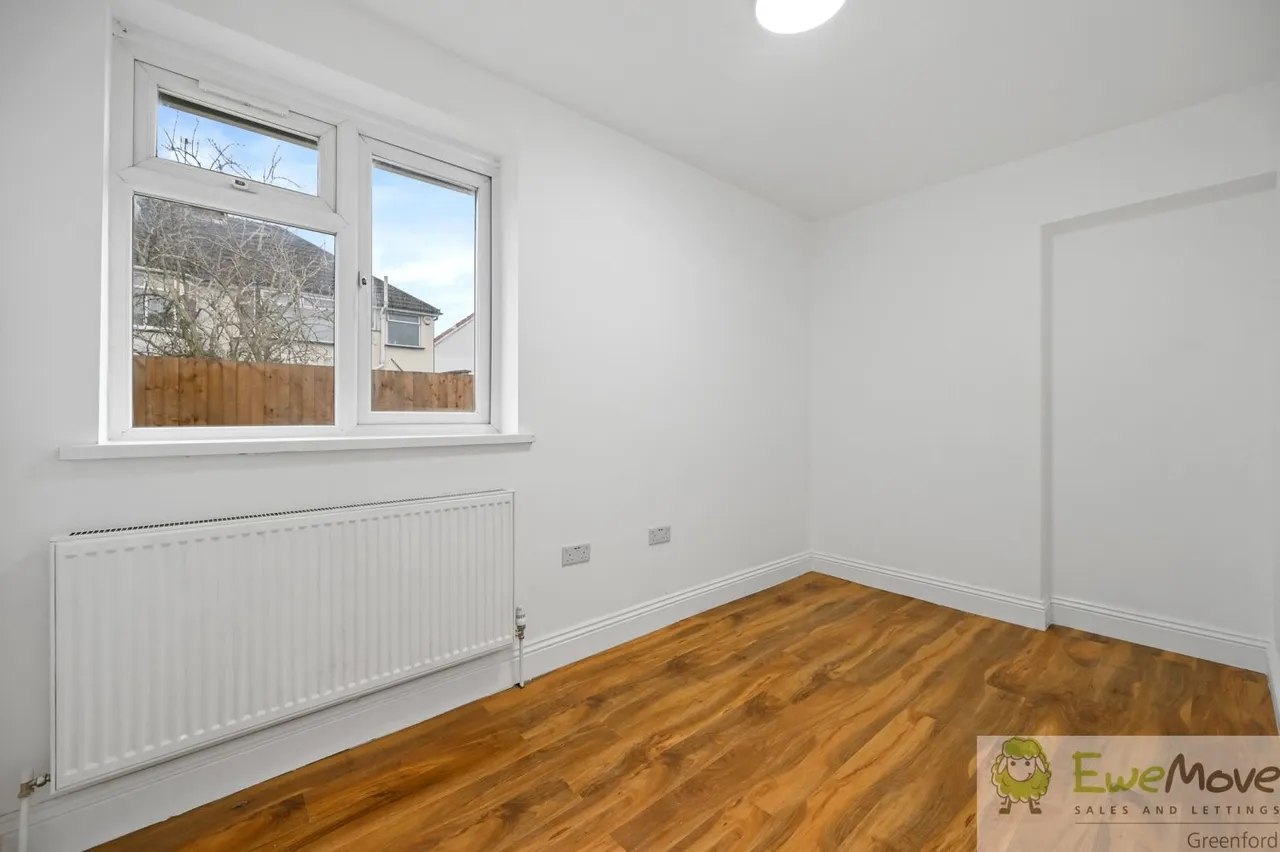 Sutton Lane, Hounslow, TW3, photo 11