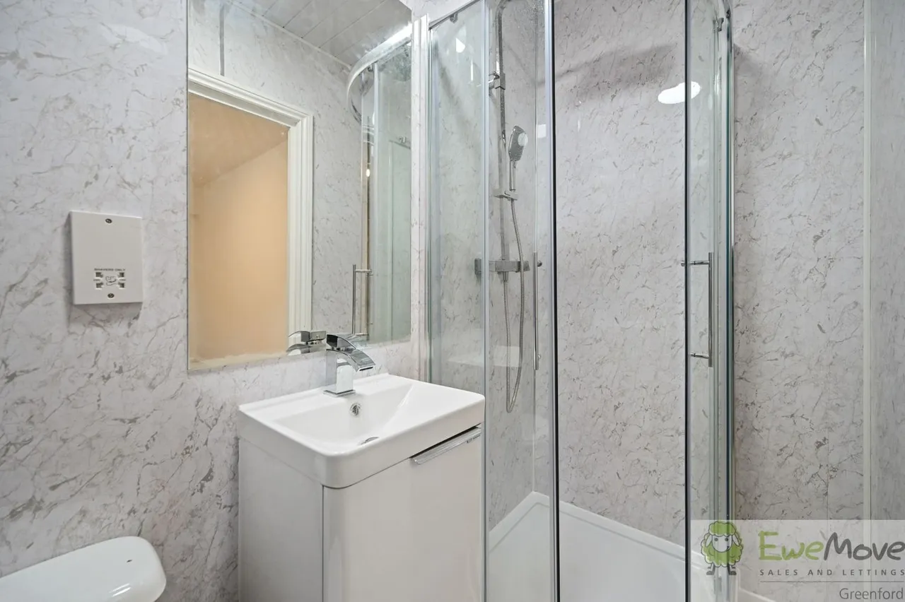Sutton Lane, Hounslow, TW3, photo 5