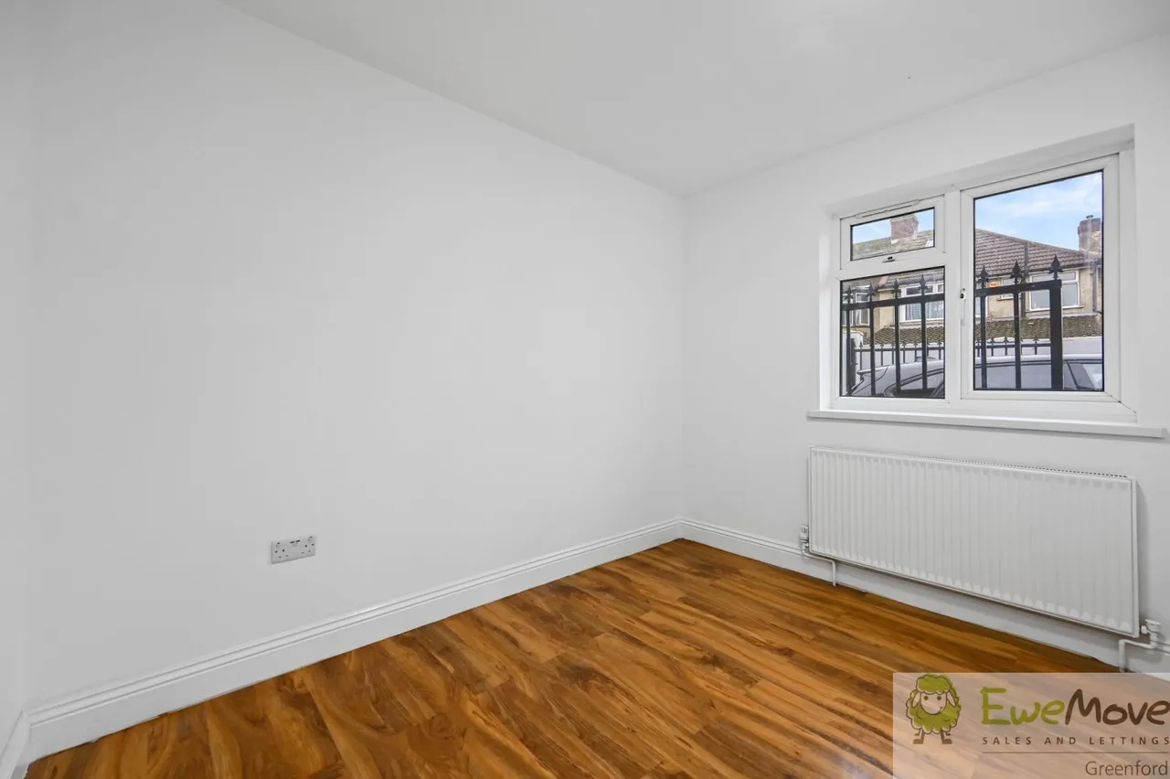 Sutton Lane, Hounslow, TW3, photo 10