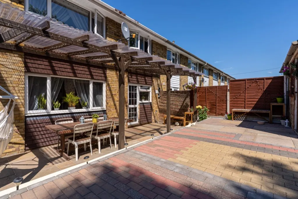 Mackenzie Way, Gravesend, DA12, photo 6