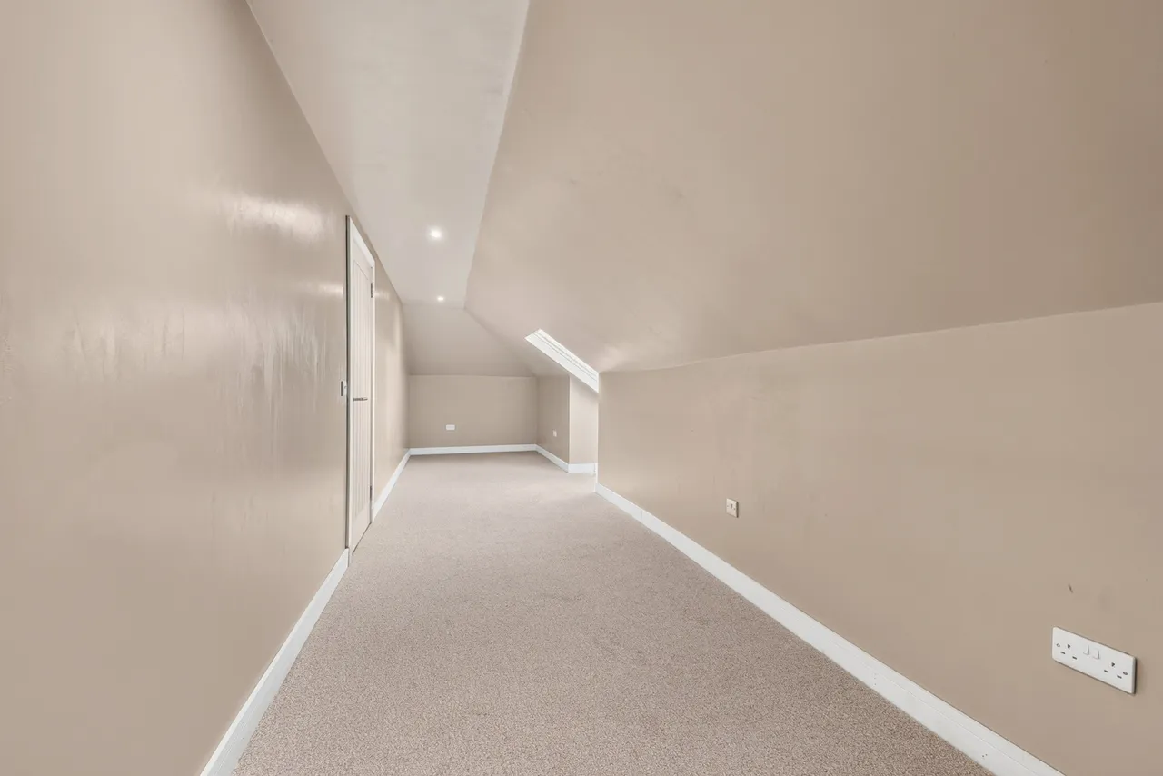 Lothian Drive, Clarkston, G76, photo 22