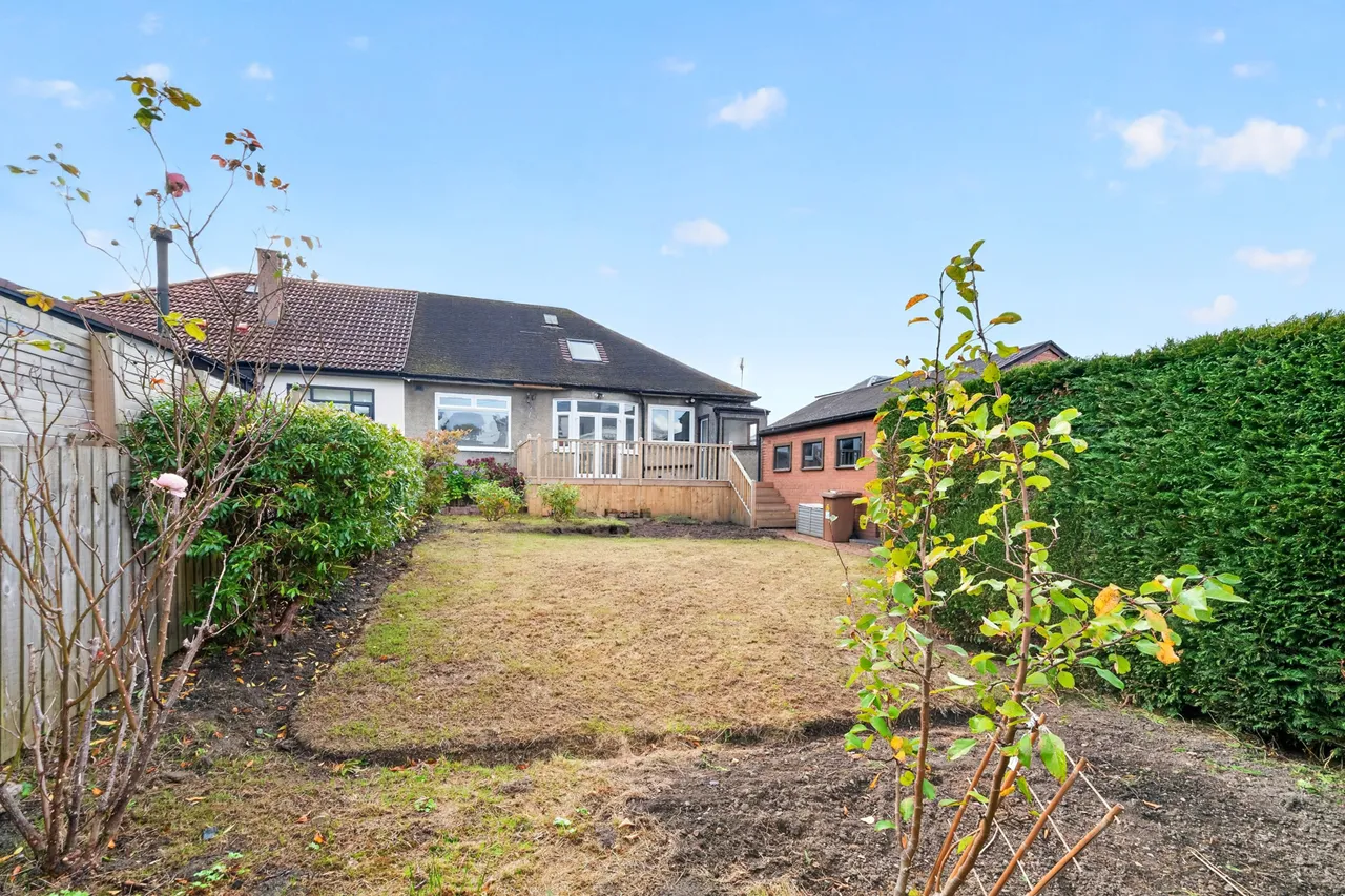 Lothian Drive, Clarkston, G76, photo 2