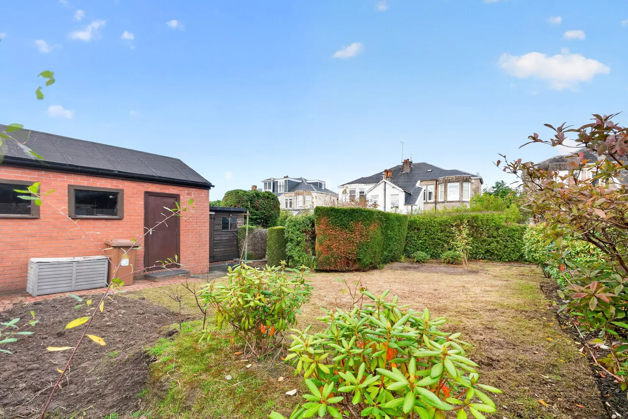 Lothian Drive, Clarkston, G76, photo 5