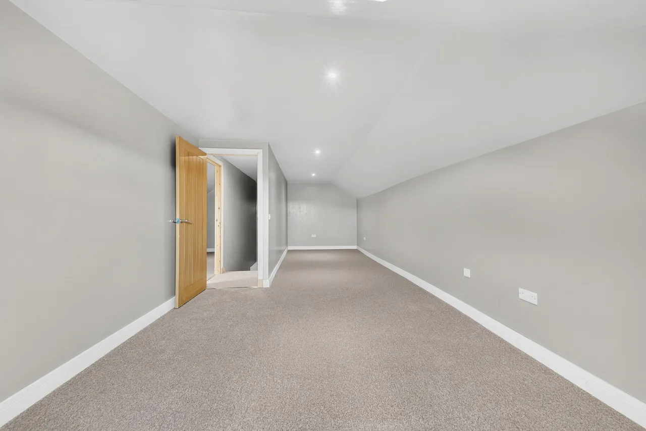 Lothian Drive, Clarkston, G76, photo 19