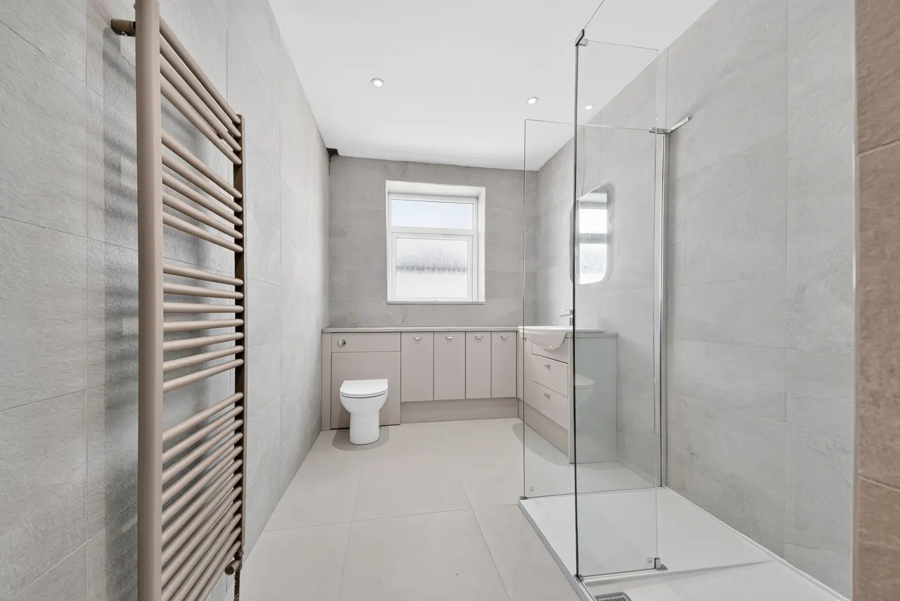 Lothian Drive, Clarkston, G76, photo 12