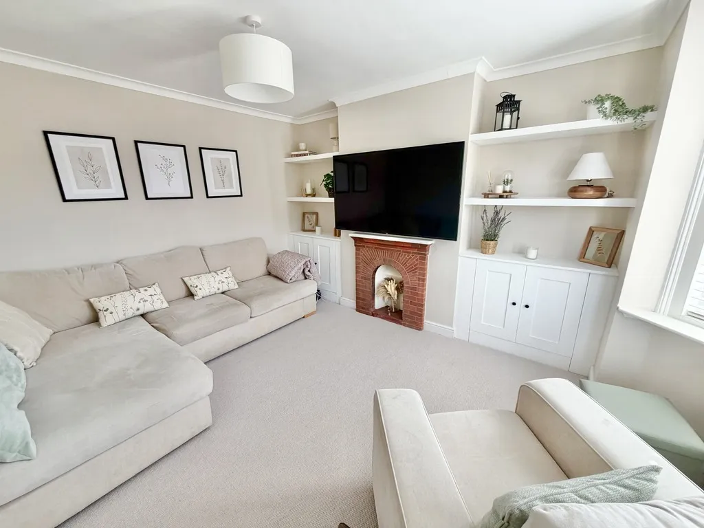 Mytchett, Camberley, photo 7