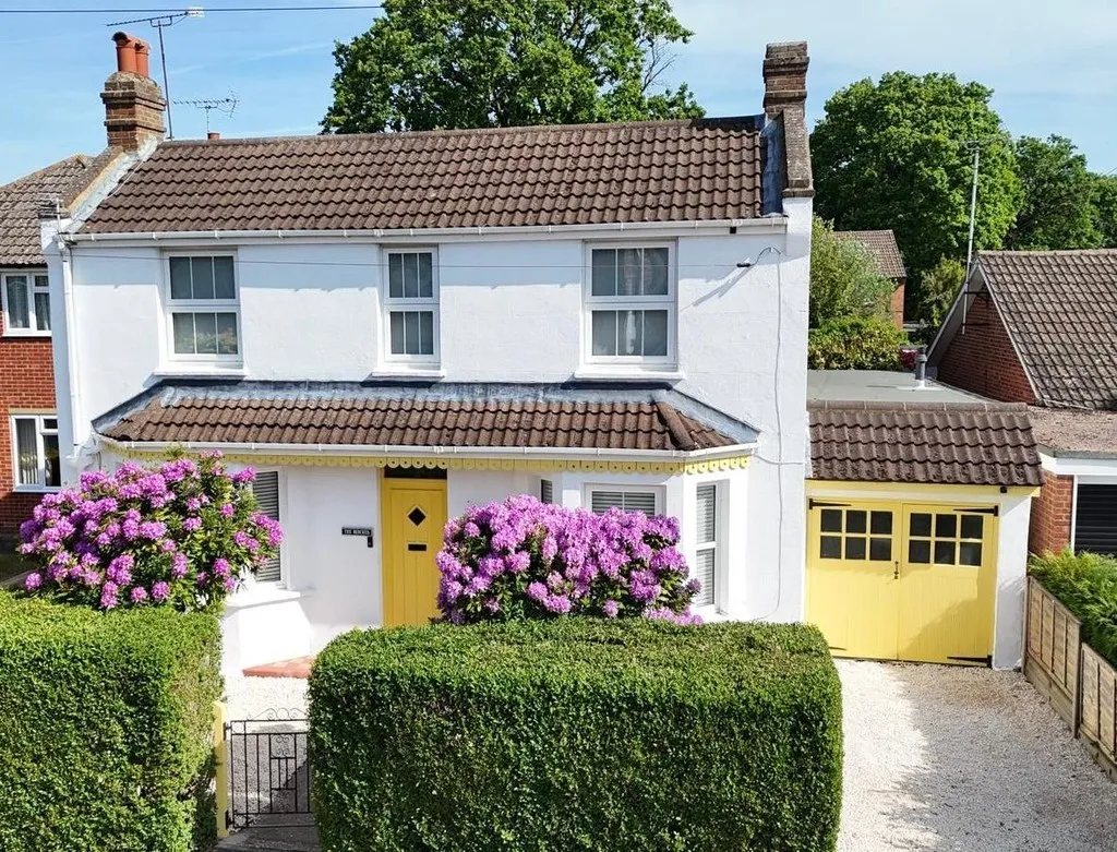 4 bed house for sale, Mytchett, Camberley