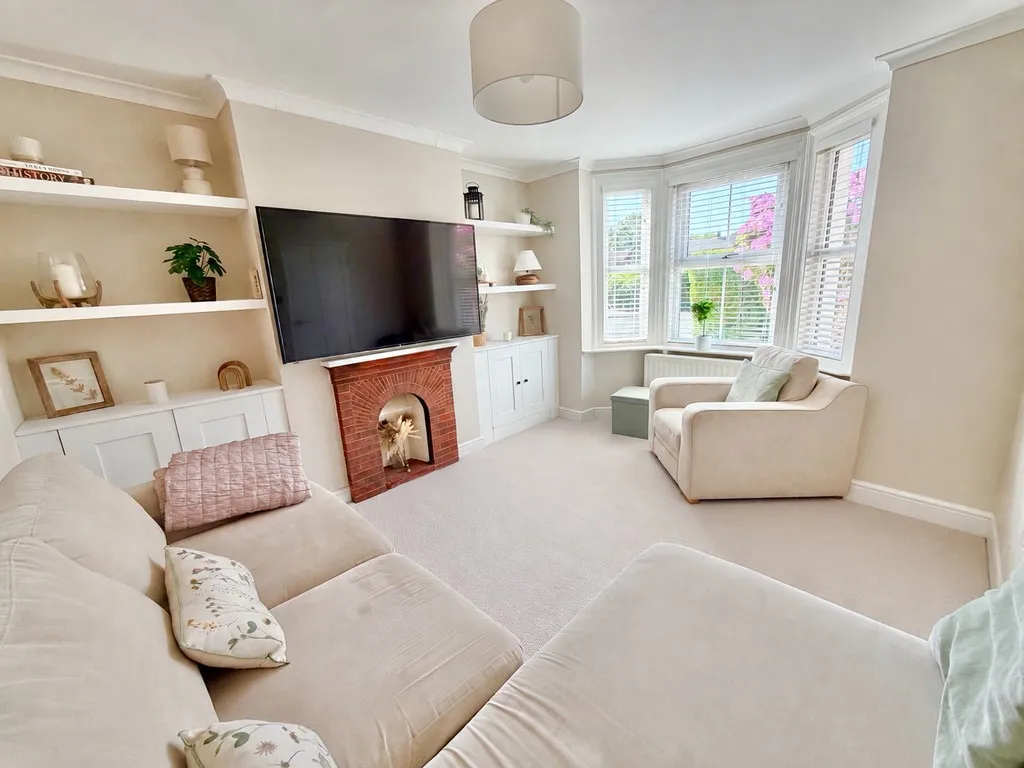 Mytchett, Camberley, photo 8
