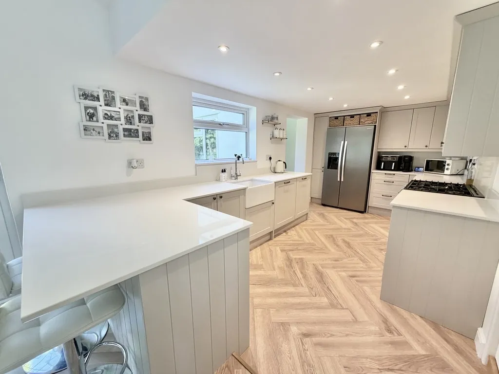 Mytchett, Camberley, photo 10