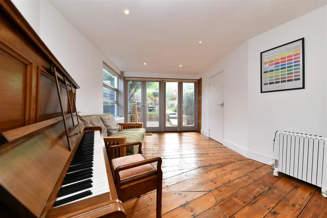 Letchmore Road, Stevenage, SG1, photo 2