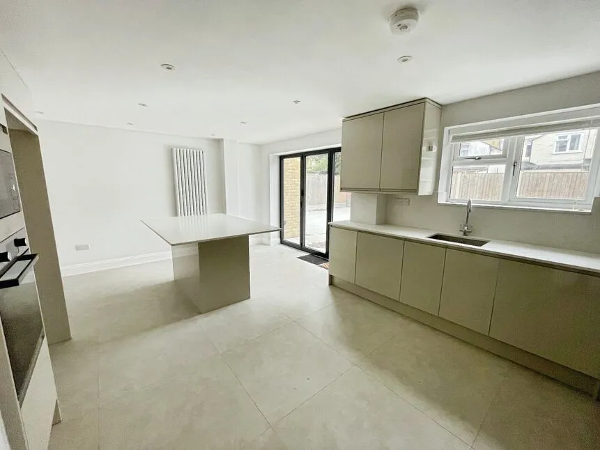 Verbena Close, London, E16, photo 3