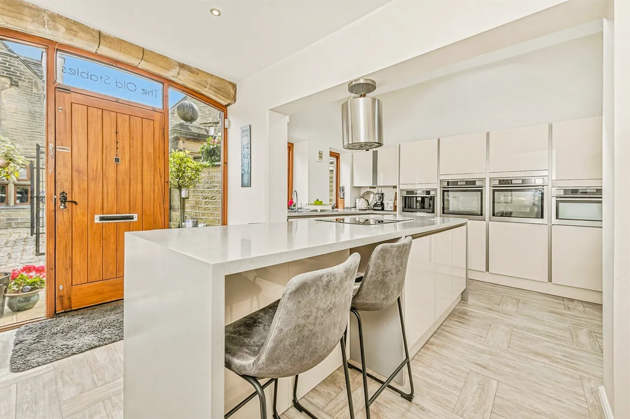 Lightenfield Lane, Netherton, Huddersfield, photo 10