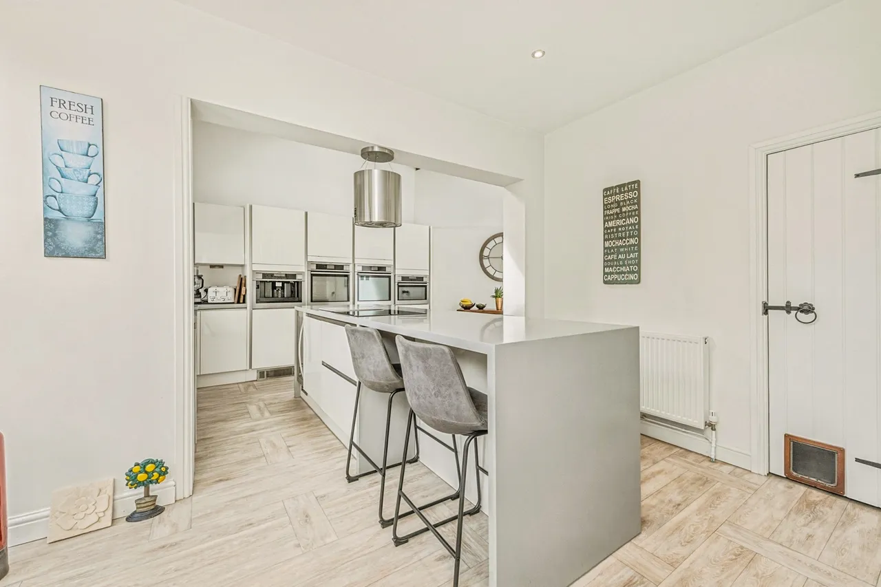 Lightenfield Lane, Netherton, Huddersfield, photo 6