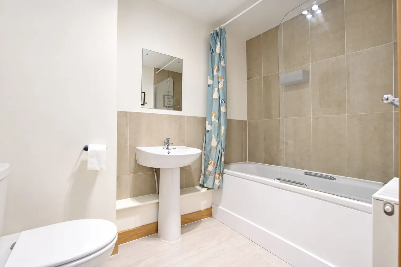 Manor Road, Wallington, photo 10